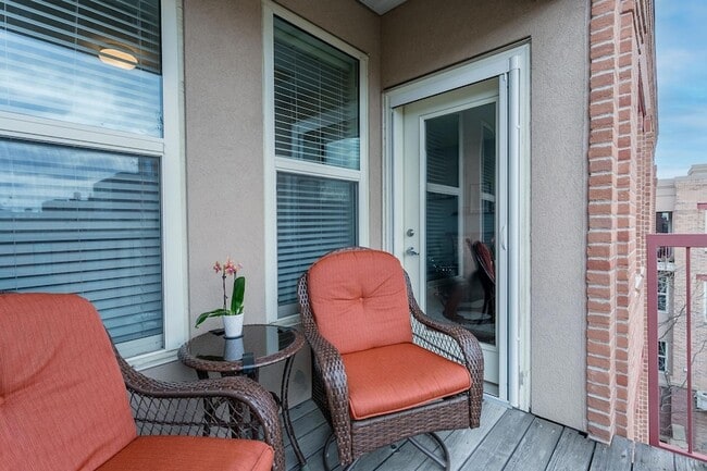 Building Photo - 545 N 1st St