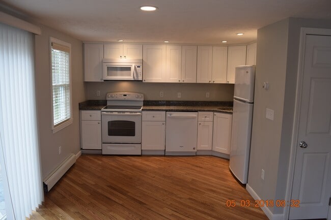 Primary Photo - 60 Center St