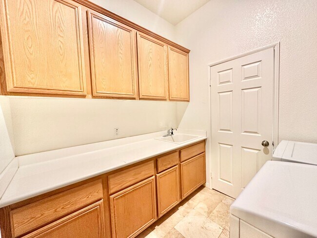 Building Photo - 31340 Aussie Ln