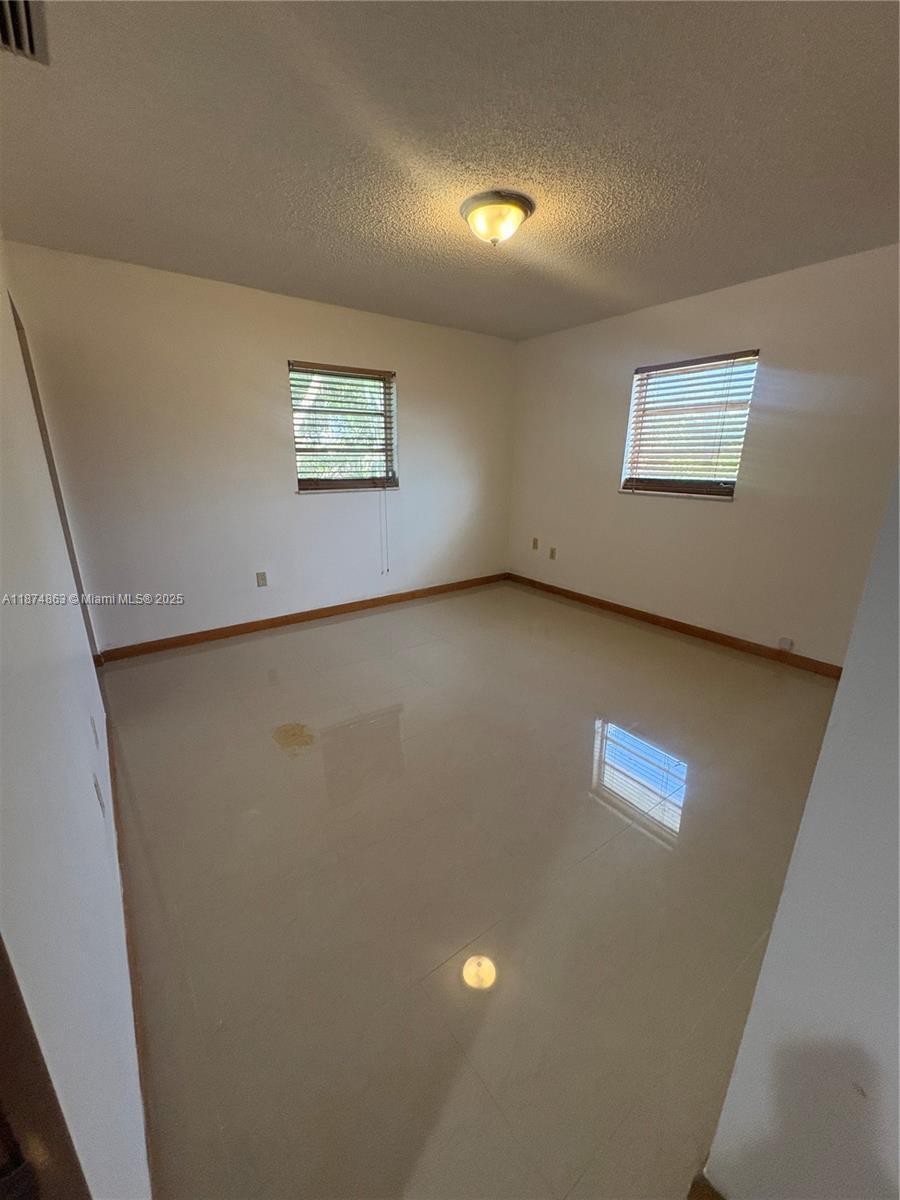 Building Photo - 3291 SW 25th St