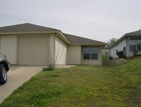 Building Photo - MARY8117-19