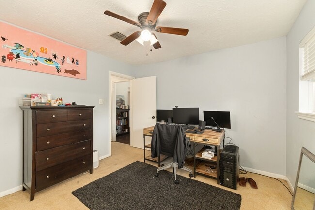 Building Photo - 9262 Friendship Rd