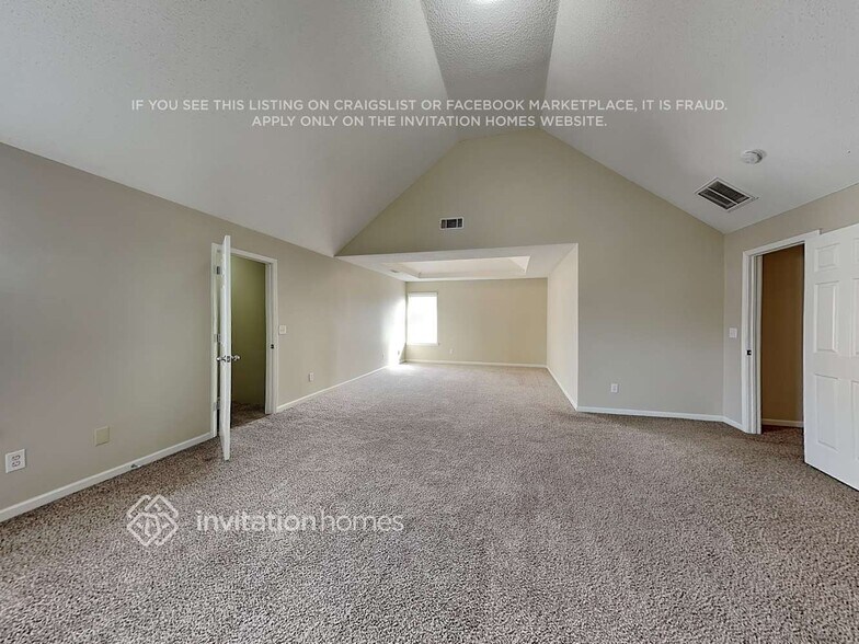 Building Photo - 1457 St George Pl