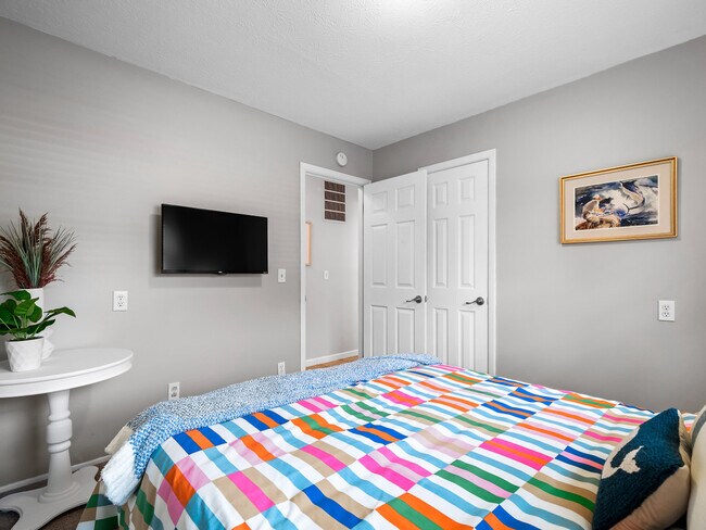 Building Photo - 126 Beachwood Ave