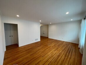 Building Photo - 1059-1059 S Genesee Ave