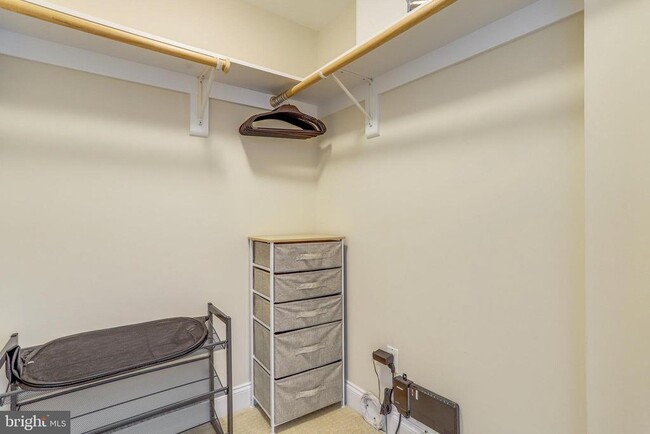 Building Photo - 1020 N Highland St