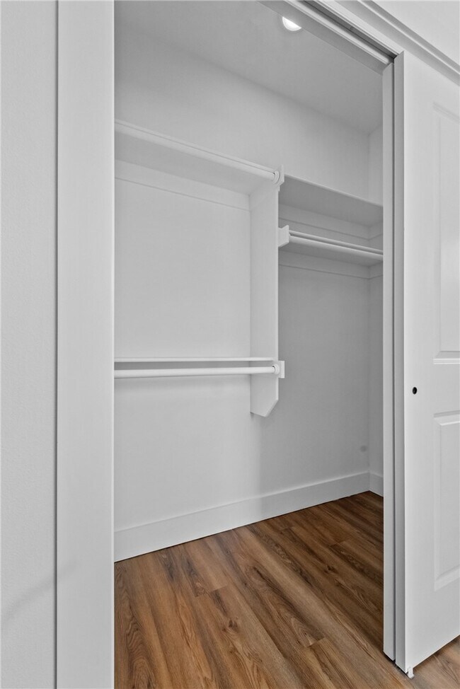 Building Photo - 913 S Wichita Ave