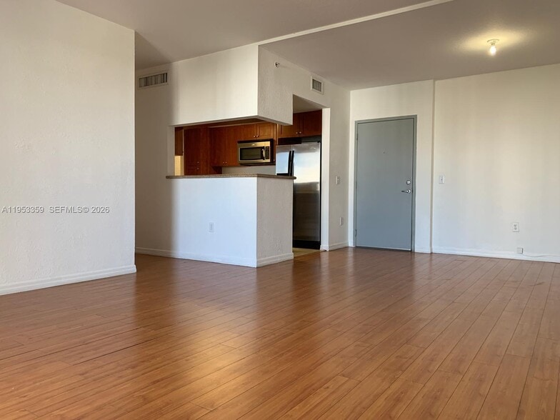 Building Photo - 36 NW 6th Ave