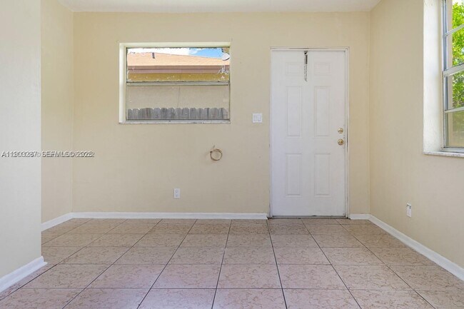 Building Photo - 805 NW 3rd Terrace