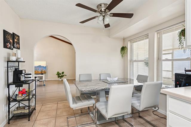 Building Photo - 2106 Avalon Ln