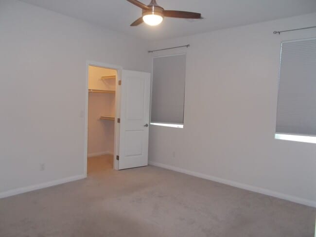 Building Photo - 1401 Cattail Falls St