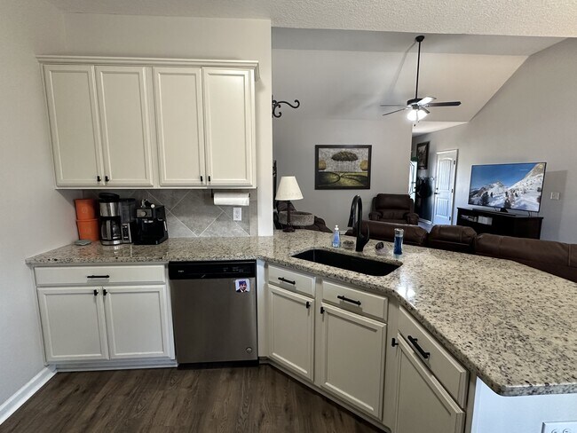 Building Photo - 27 Dove Run Dr