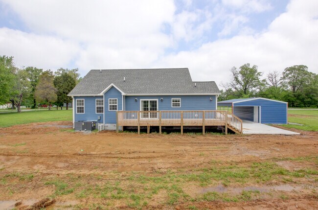 Building Photo - 5821 Highland Lick Rd