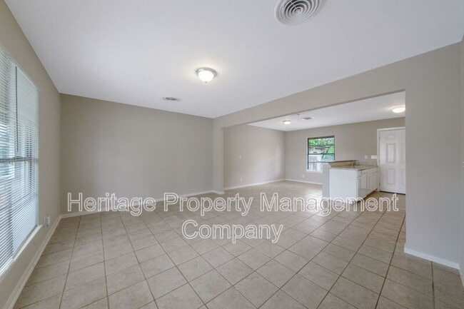 Building Photo - 306 E Cheryl Dr