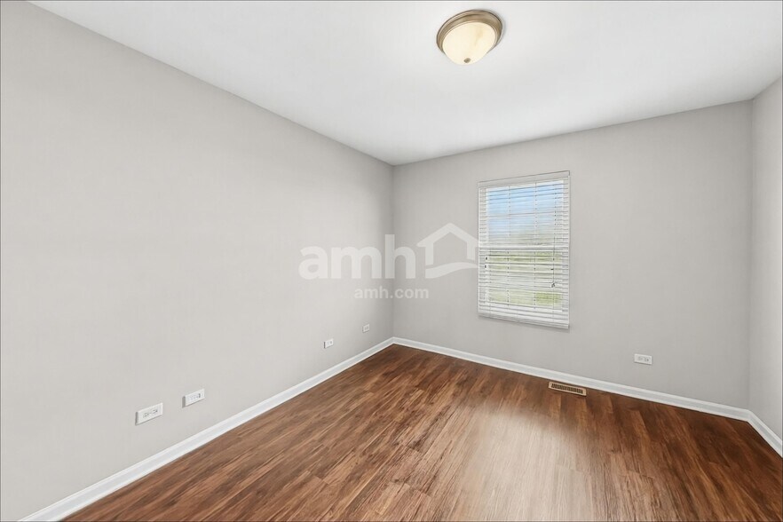 Building Photo - 15356 Kenmare Cir