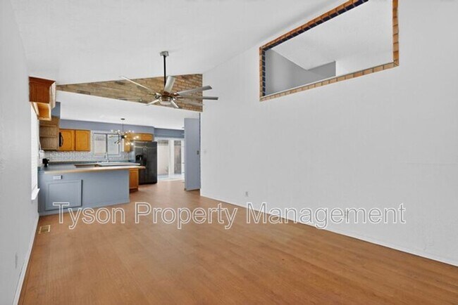 Building Photo - 9230 Osuna Pl NE
