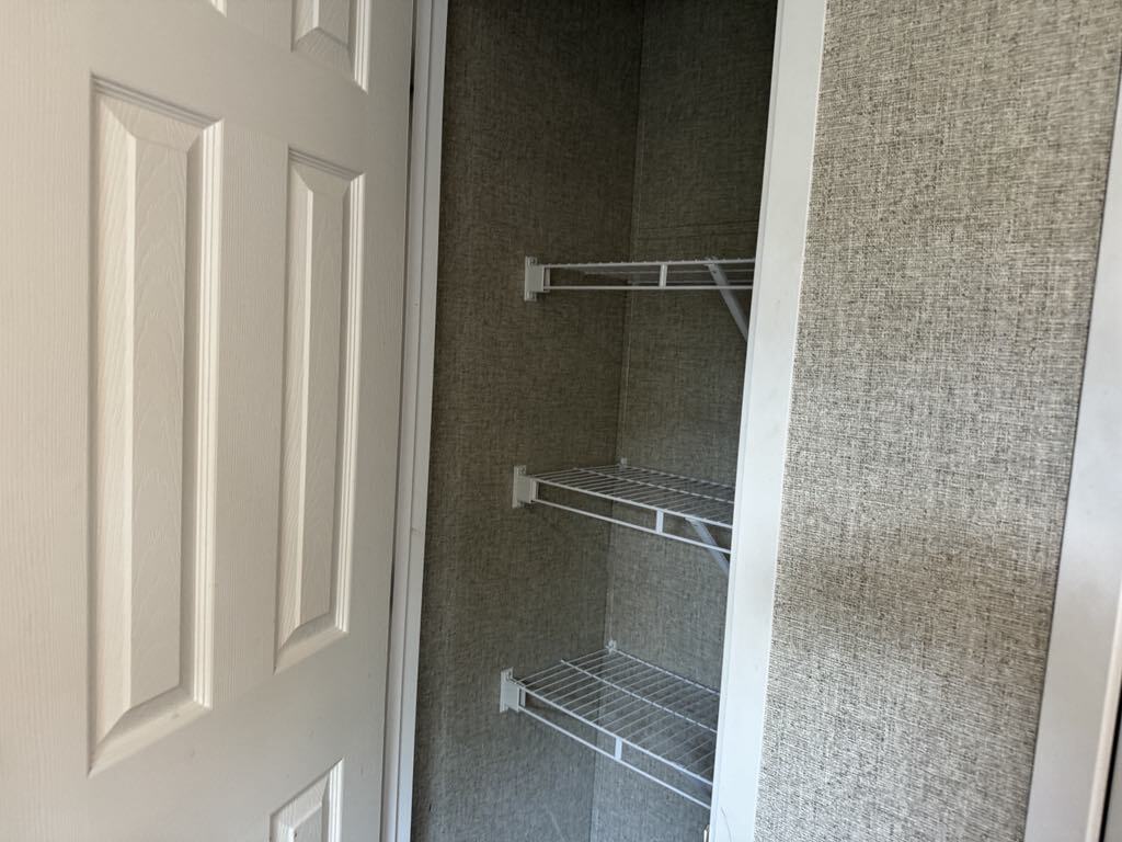 Building Photo - 2042 Marmoor Dr