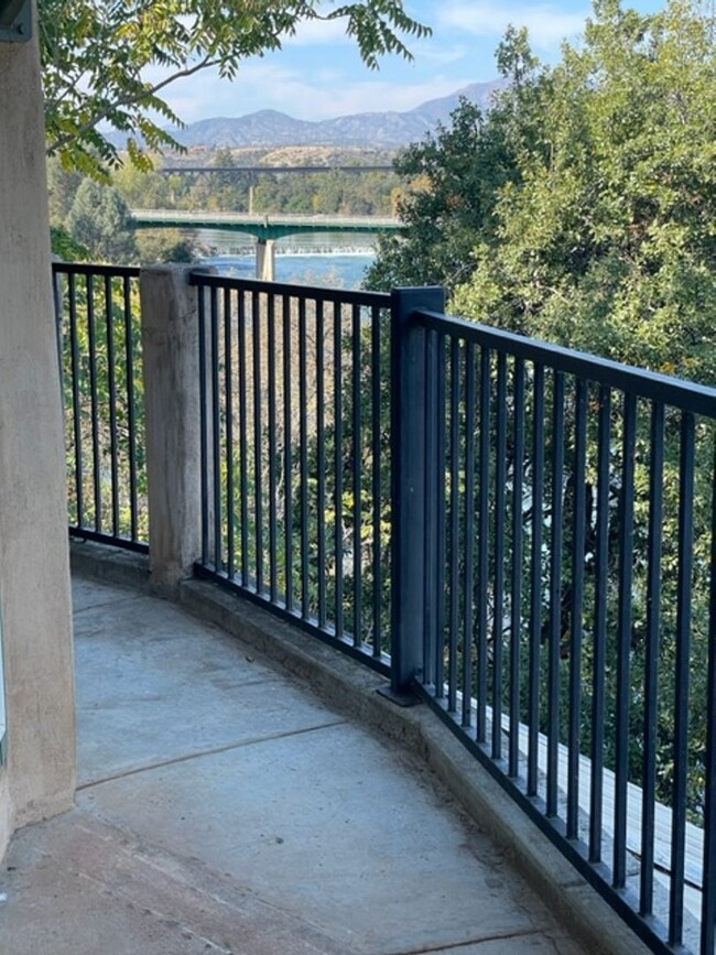 Building Photo - Breathtaking views of Sacramento River!