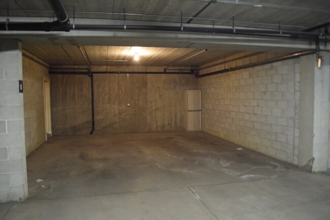 Building Photo - 4940 Underwood Ln N