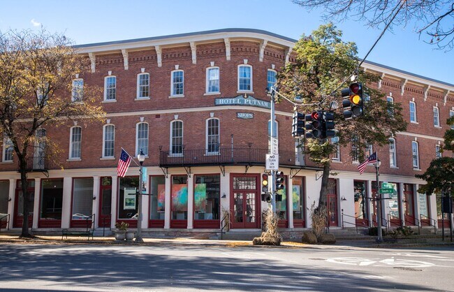 Building Photo - Putnam Block Hotel - One Bedroom Apartment...