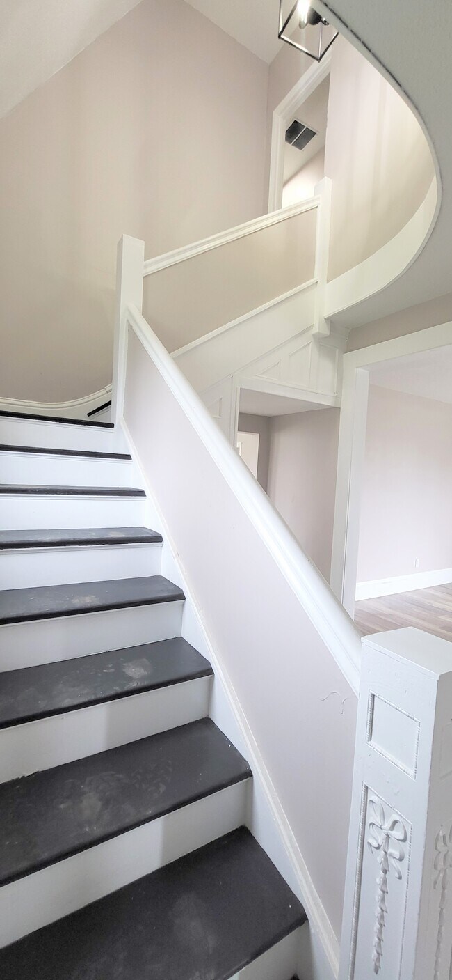 Building Photo - 1326 E Pontiac St