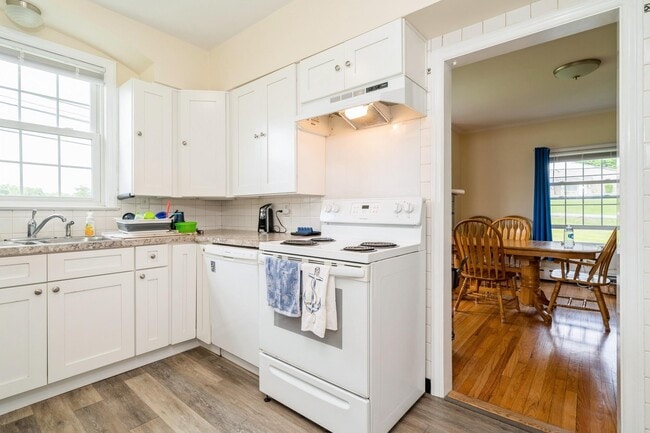 Building Photo - 1711 NY-17A