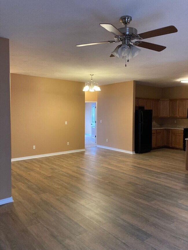 Building Photo - COMING SOON: Beautiful 3 bed/2 bath home l...