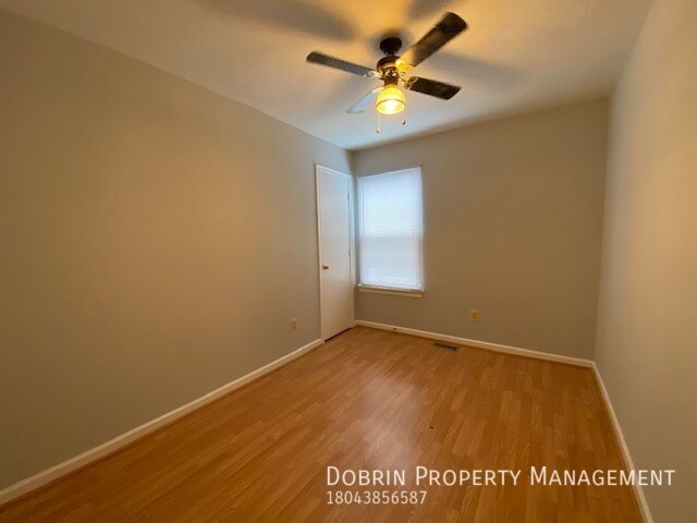 Building Photo - 1418 Kemper St