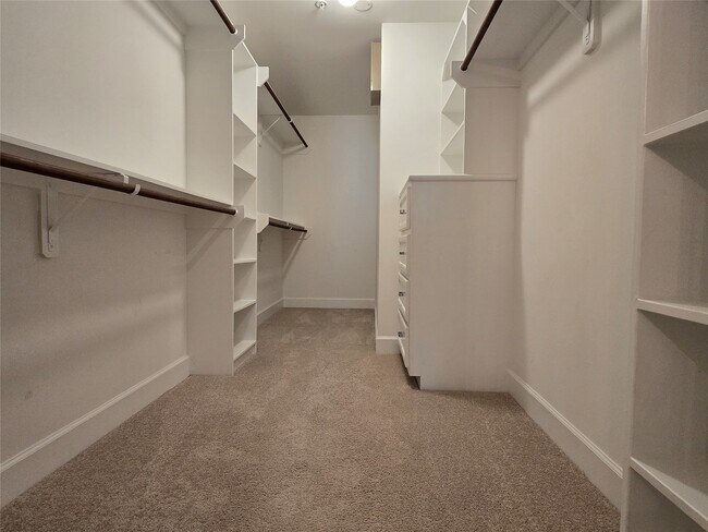 Building Photo - 8705 Bryam St