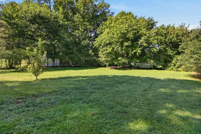 Building Photo - 495 Valerie Cir