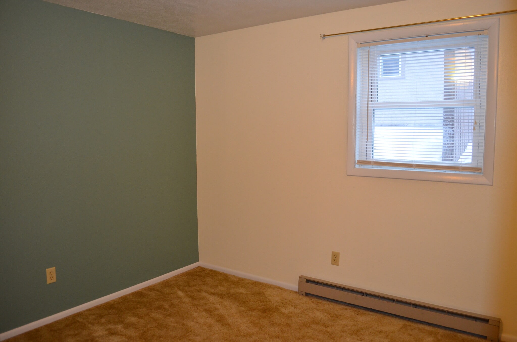 Bedroom - 606 S Halvorson St