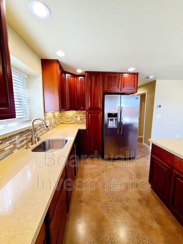 Building Photo - 15 Park Manor Dr