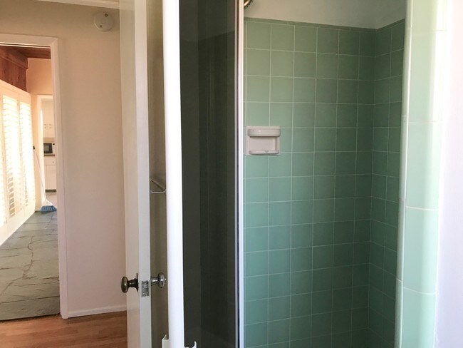 Bathroom #1 - 926 Crestview Dr