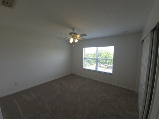 Building Photo - Stunning 4-Bedroom, 2.5-Bathroom Home with...
