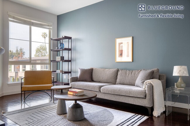 Primary Photo - 5550 Grosvenor Blvd