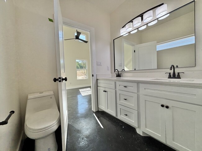 Building Photo - 329 Canyon Springs Dr