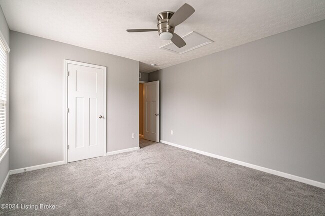 Building Photo - 10536 Vista View Dr