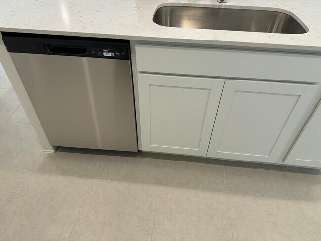 Building Photo - 10501 NW Suncrest Lp