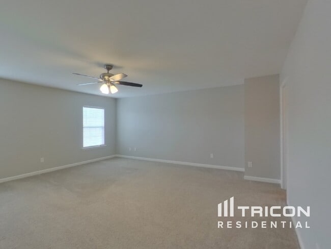 Building Photo - 714 Streamside Dr
