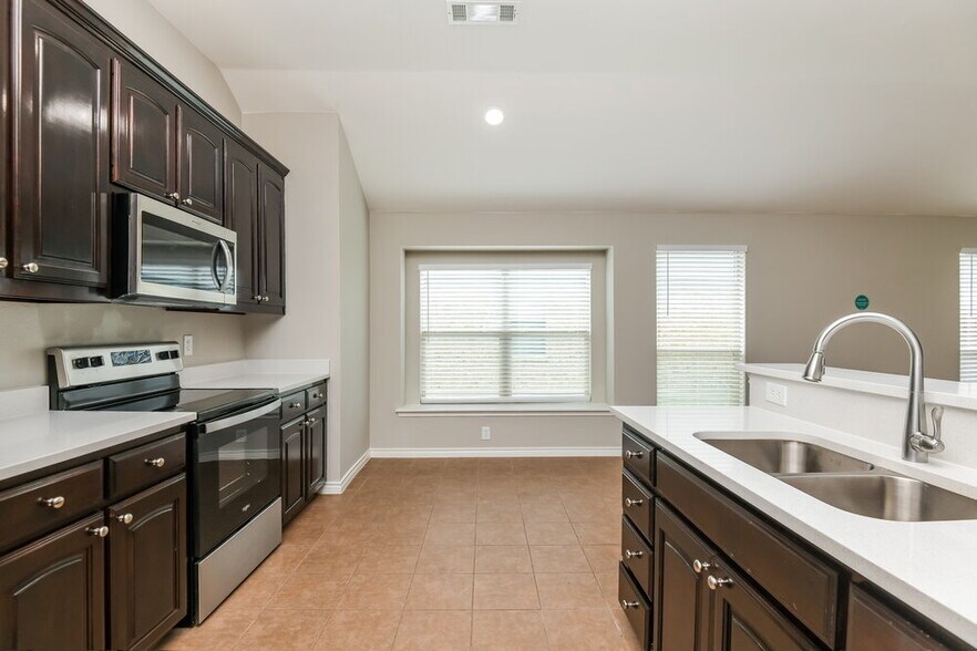 Building Photo - 272 Spring Hollow Dr