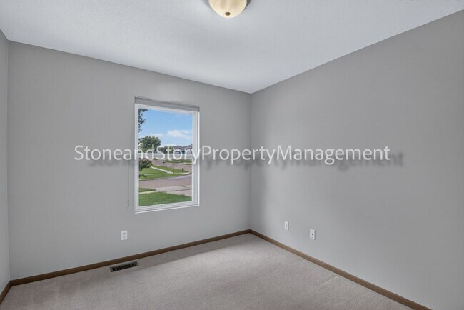 Building Photo - 6926 SW 17th St