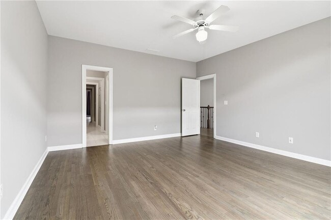 Building Photo - 4738 Ivy Ridge Dr SE