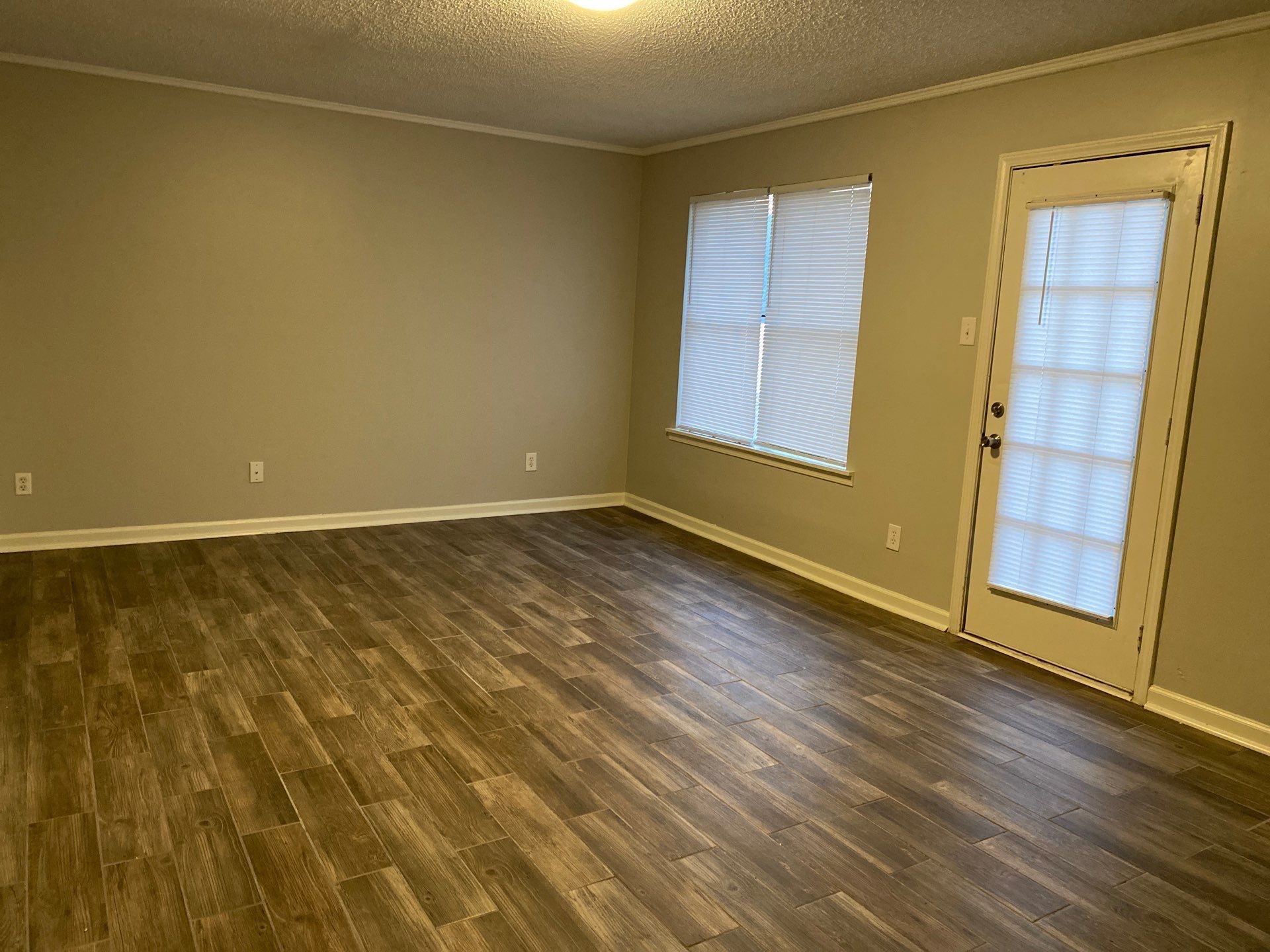 Building Photo - 150 Stratford Ln