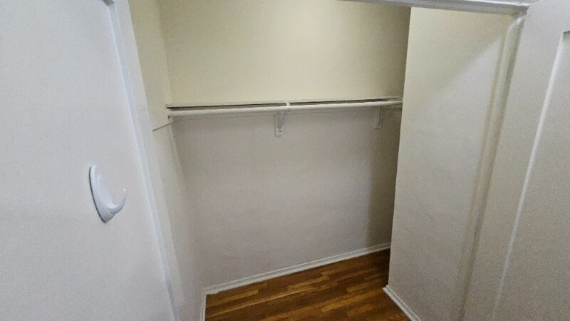 Building Photo - 1210 N Orange Grove Ave