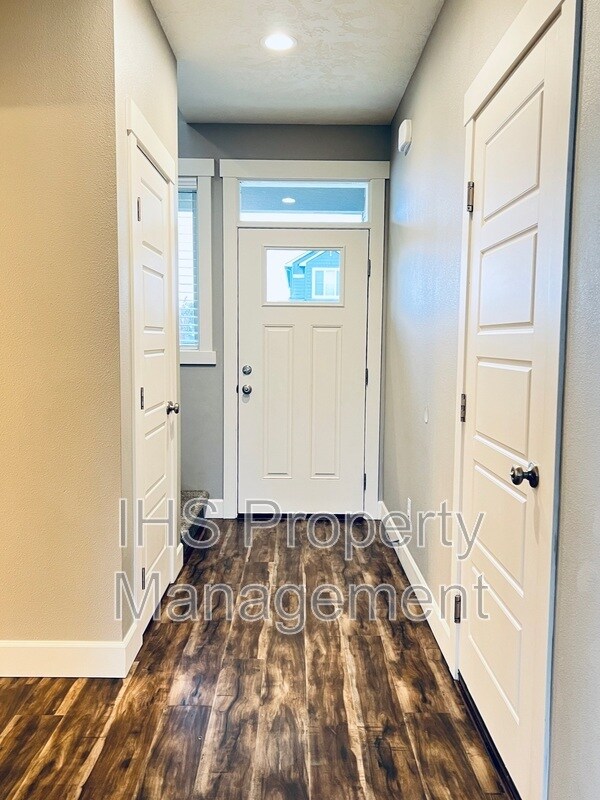 Building Photo - 9801 Silverbright Dr