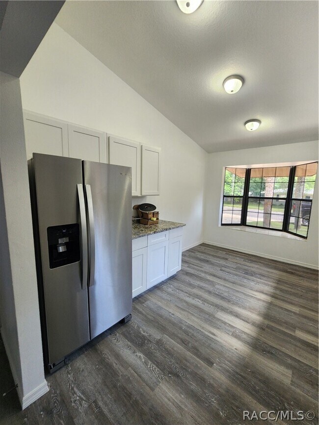 Building Photo - 3444 S Apopka Ave