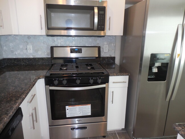 Building Photo - 963 Aircoupe Way