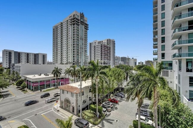 Building Photo - 350 NE 24th St