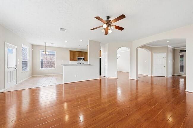 Building Photo - 18010 Timber Crossing Ln