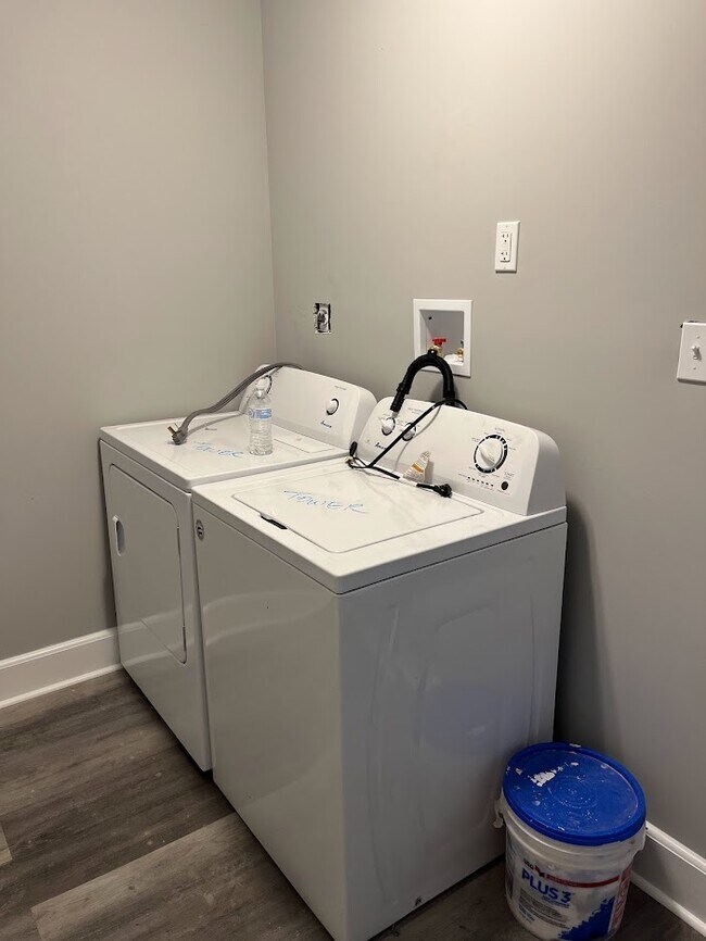 Building Photo - 229 E 13th St